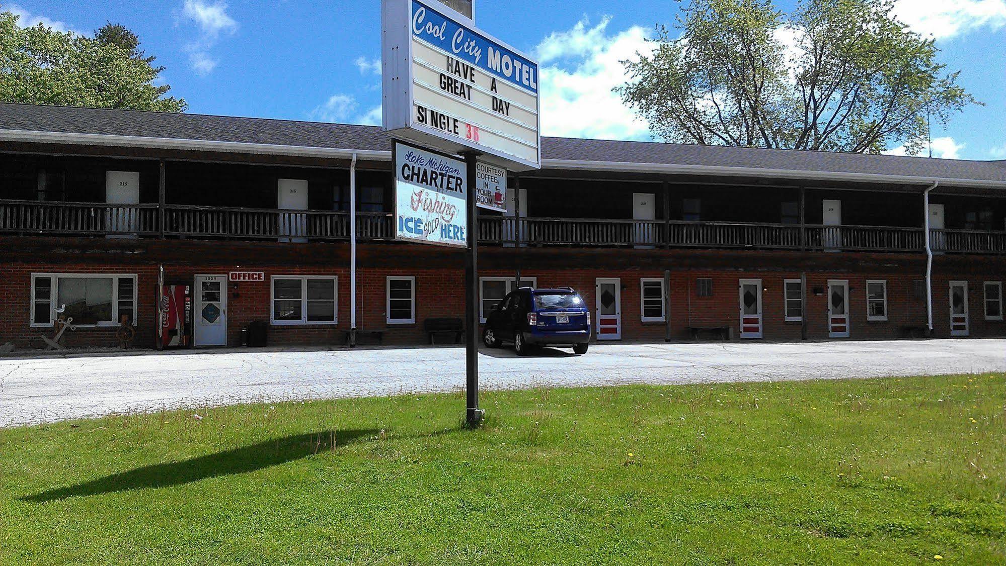 Cool City Motel Two Rivers Eksteriør billede
